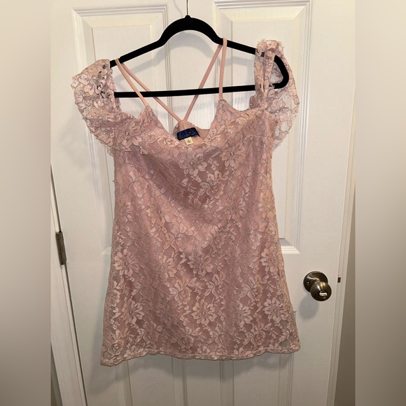 Beautiful Lace Short Dress - Picture 3 of 13